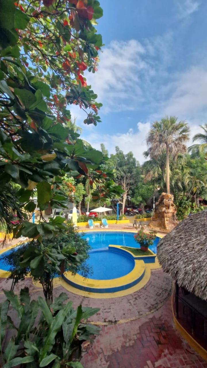 Hotel Bungalows Acuario ปูแอร์โตเอสกอนดิโด ภายนอก รูปภาพ